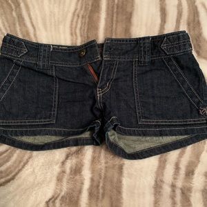 Billabong low rise jean shorts!